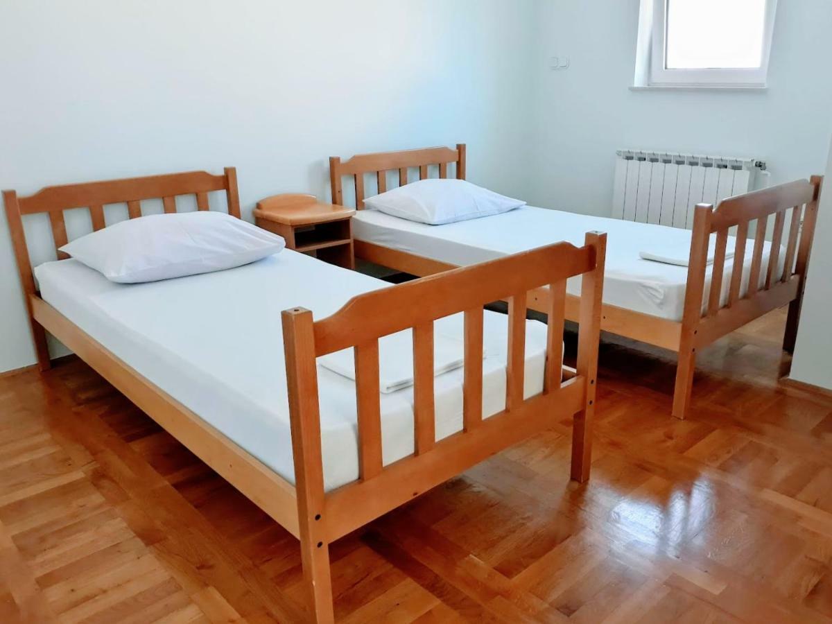 Apartments Andela Sveti Filip i Jakov Eksteriør bilde